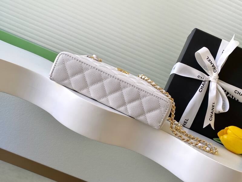 Chanel White caviar leather crossbody — Premium Replica