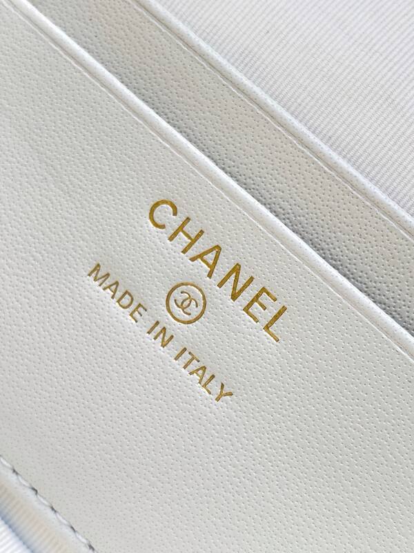 Chanel White caviar leather crossbody — Premium Replica