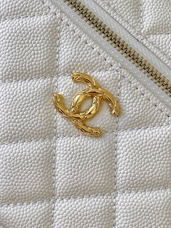 Chanel White caviar leather crossbody — Premium Replica
