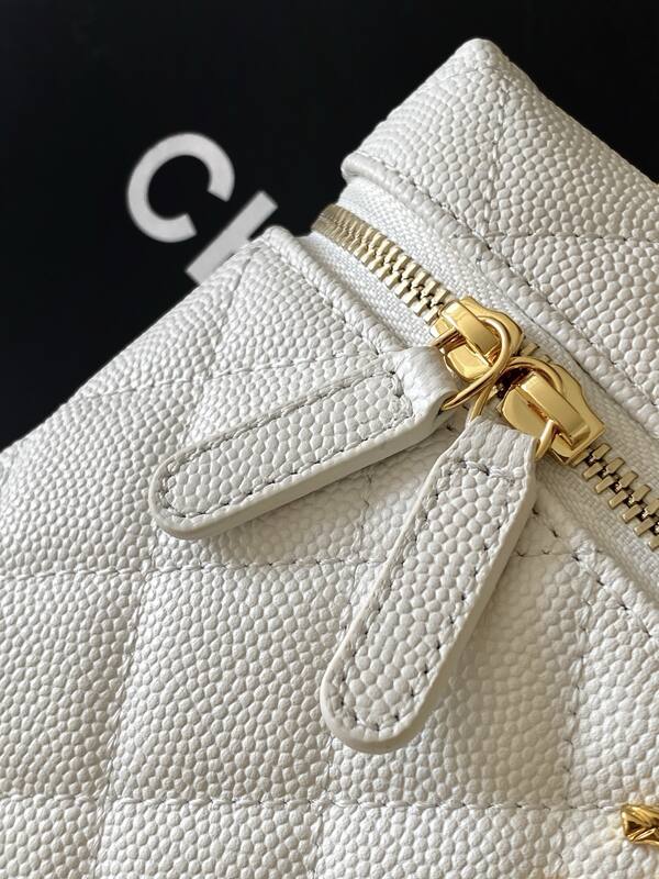 Chanel White caviar leather crossbody — Premium Replica