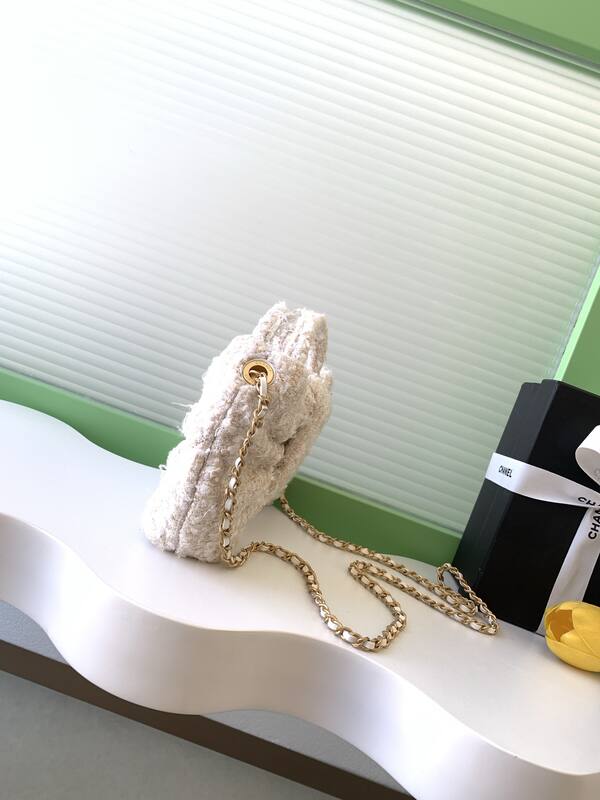 Chanel Cream tweed shoulder — AAA Quality Replica