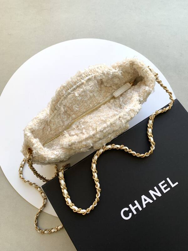 Chanel Cream tweed shoulder — AAA Quality Replica