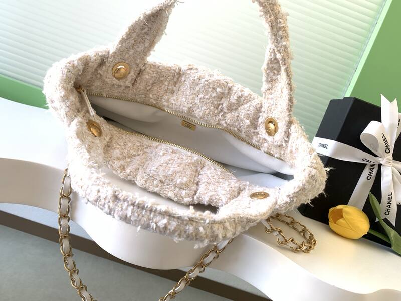 Chanel Cream tweed shoulder — 1:1 Replica