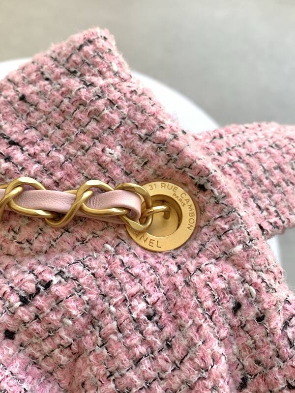 Chanel Pink tweed shoulder — Premium Replica
