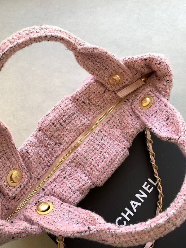 Chanel Pink tweed shoulder — Premium Replica