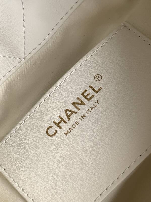 Chanel Hobo White shoulder — AAA Quality Replica