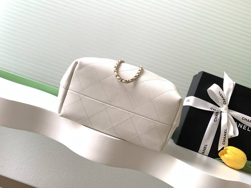 Chanel Hobo White shoulder — AAA Quality Replica