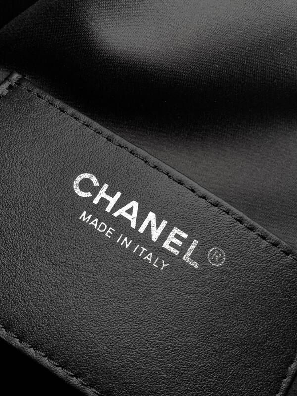 Chanel Black shoulder — Premium Replica