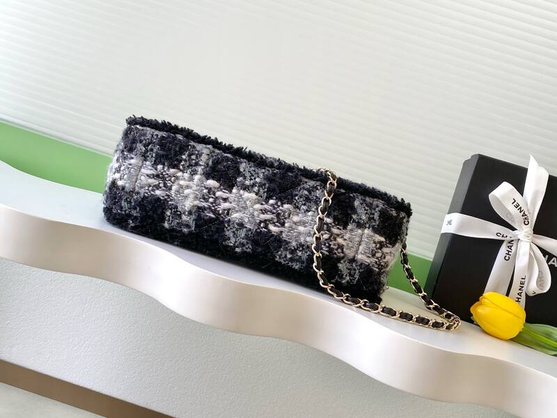 Chanel Classic Flap Black and white tweed shoulder — Premium Replica