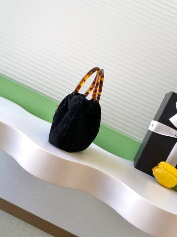 Chanel Black handbag AAA Quality Replica