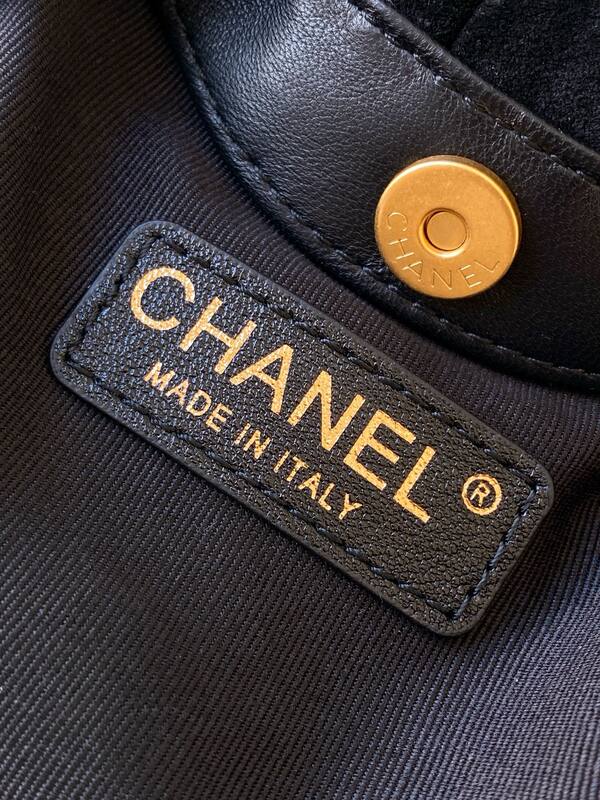 Chanel Black handbag — AAA Quality Replica