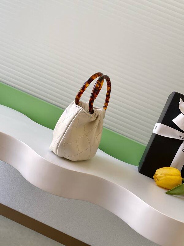 Chanel Cream handbag — AAA Quality Replica