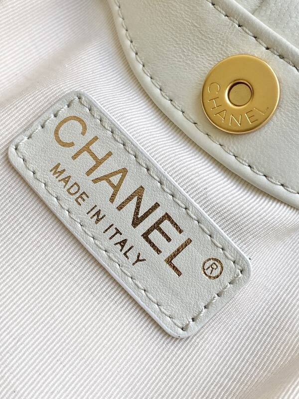 Chanel Cream handbag — AAA Quality Replica