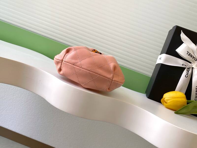 Chanel Pink handbag — 1:1 Replica