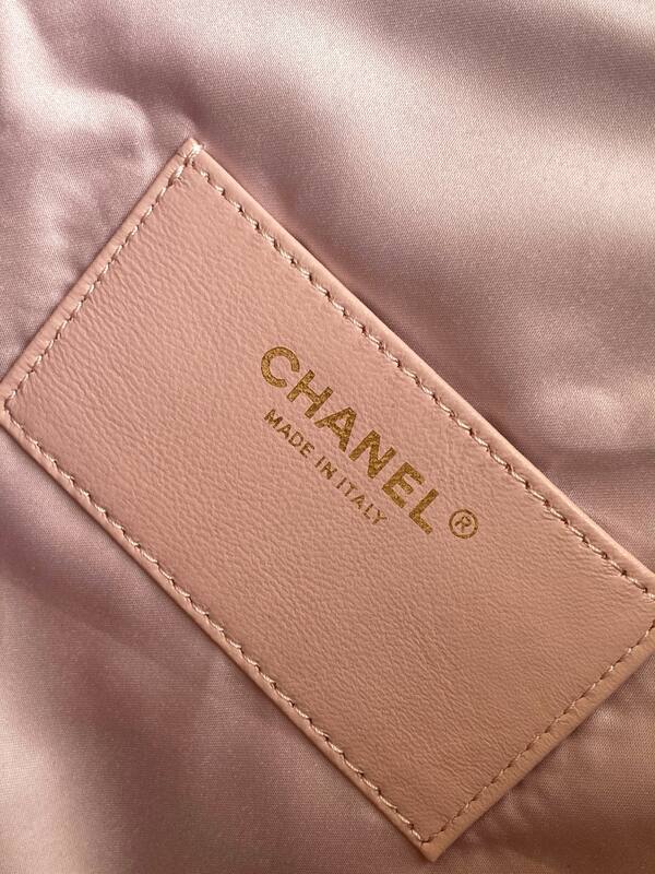 Chanel Drawstring Bucket Bag Metallic beige shoulder — Top Quality Replica