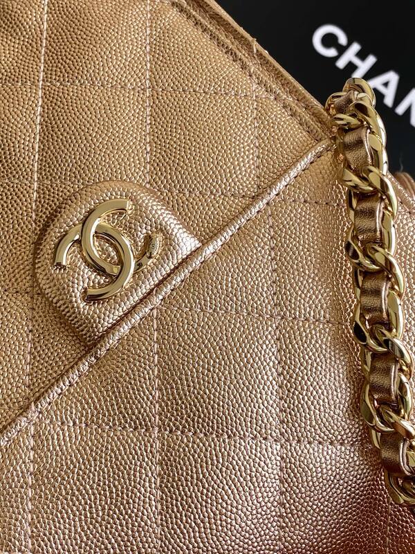 Chanel Drawstring Bucket Bag Metallic beige shoulder — Top Quality Replica
