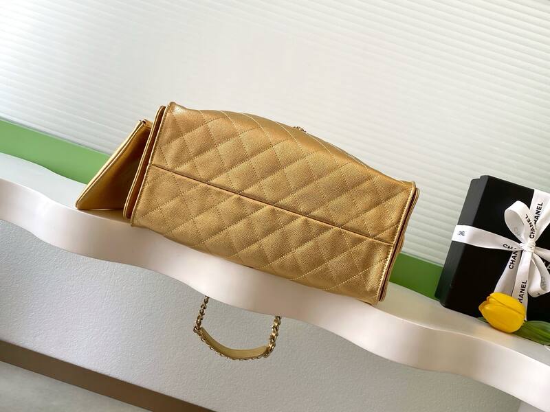 Chanel Gold metallic quilted leather shoulder — AAA Quality Replica