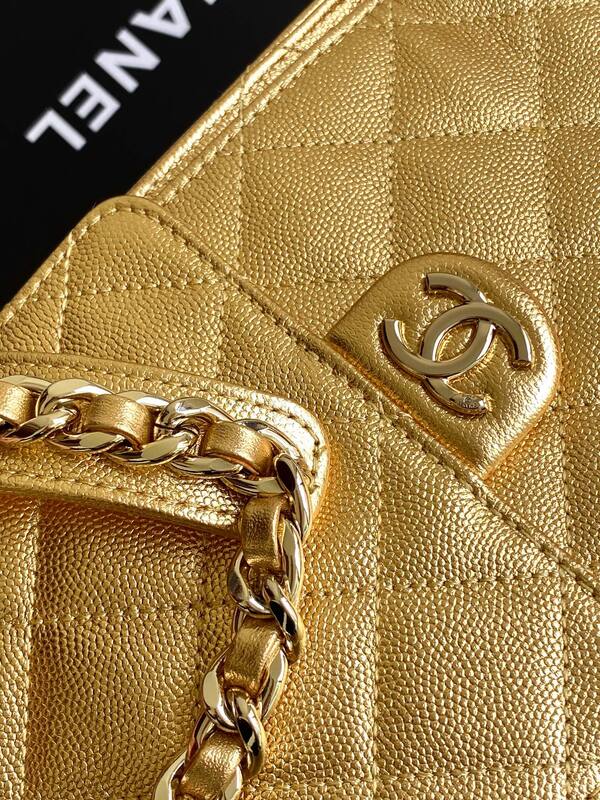 Chanel Gold metallic quilted leather shoulder — AAA Quality Replica