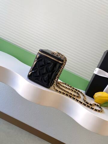 Chanel Vanity Case Black patent leather crossbody 1 1 Replica