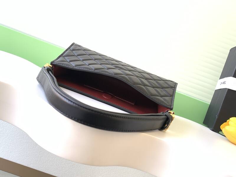 Chanel Black shoulder — AAA Quality Replica