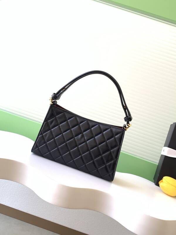 Chanel Black shoulder — AAA Quality Replica