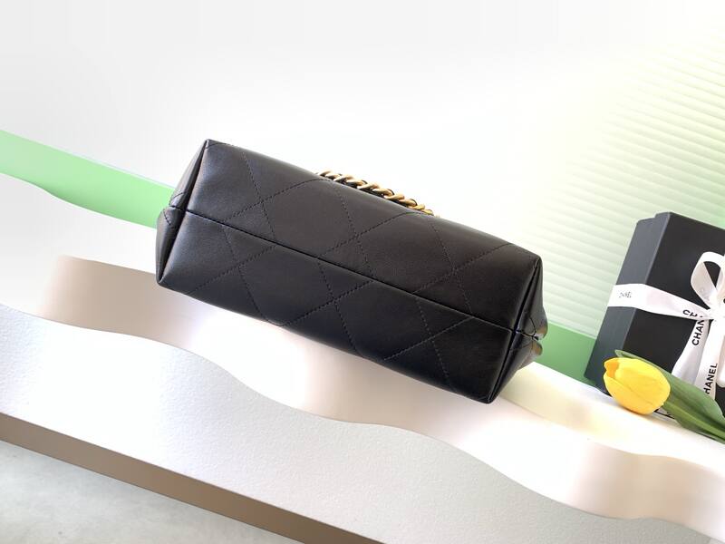 Chanel Hobo Black shoulder — 1:1 Replica