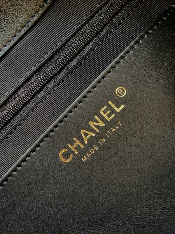 Chanel Hobo Black shoulder — 1:1 Replica