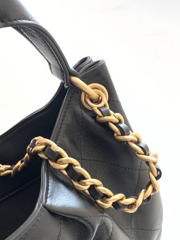 Chanel Hobo Black shoulder — 1:1 Replica
