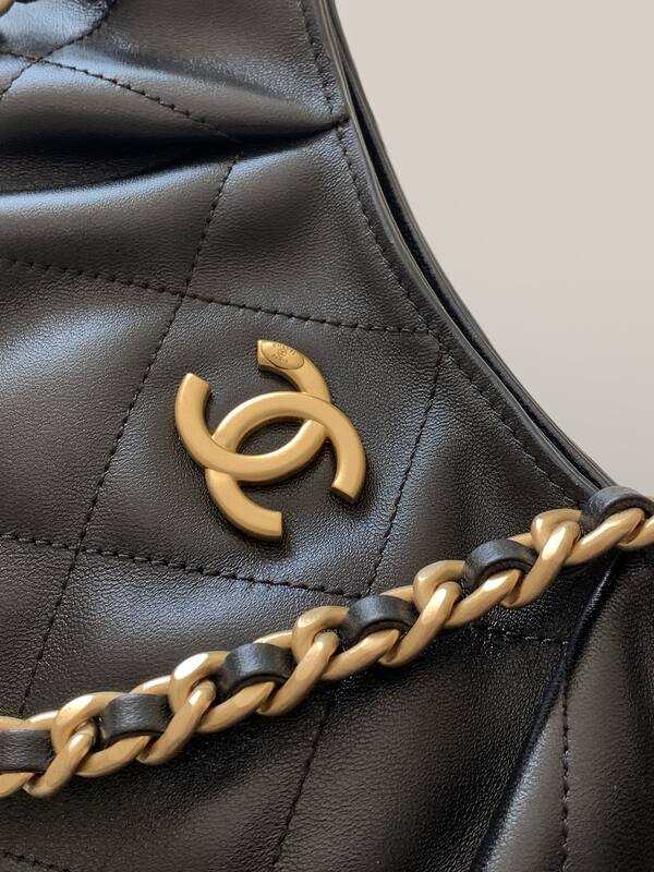 Chanel Hobo Black shoulder — 1:1 Replica