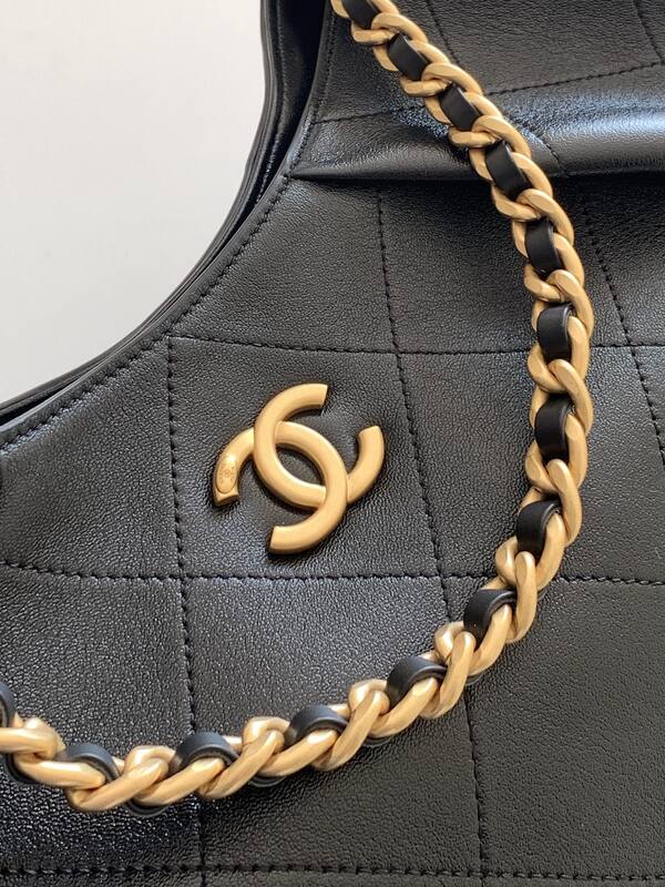 Chanel Black shoulder — AAA Quality Replica