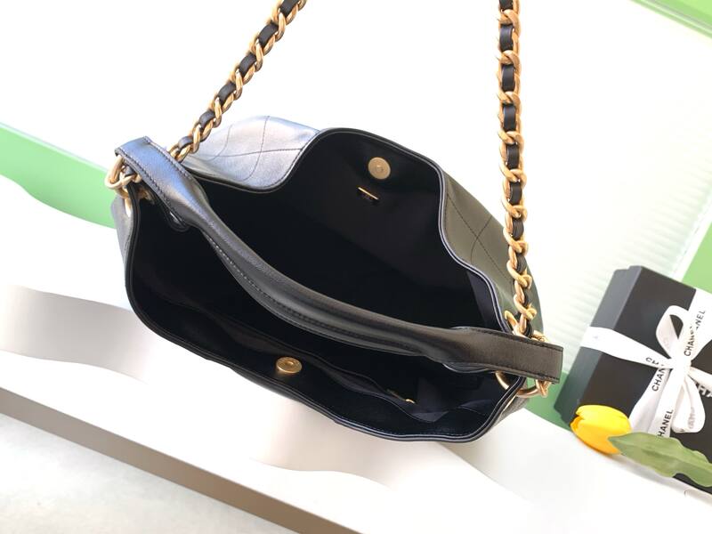 Chanel Black shoulder — AAA Quality Replica