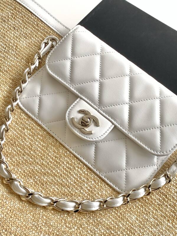 Chanel Beige straw and white leather tote — AAA Quality Replica