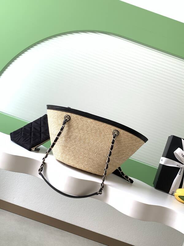 Chanel Beige raffia and black shoulder — 1:1 Replica