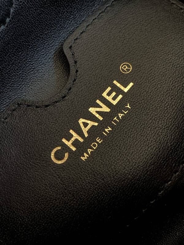 Chanel Red 26X shoulder — AAA Quality Replica
