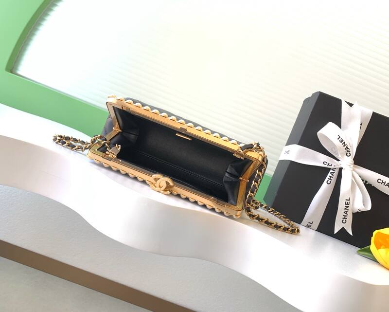 Chanel Coco Pearl Flap Black shoulder — Top Quality Replica