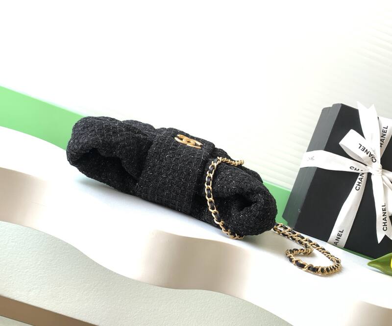 Chanel Black tweed shoulder — Top Quality Replica