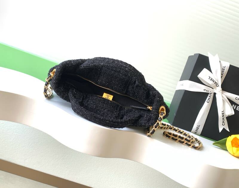 Chanel Black tweed shoulder — Top Quality Replica