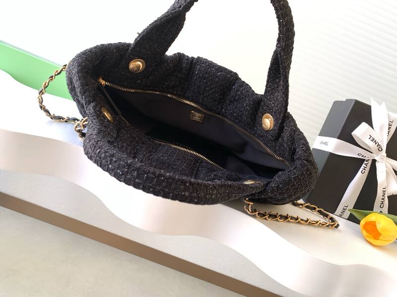 Chanel Black tweed shoulder — Top Quality Replica