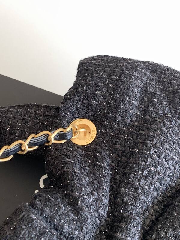 Chanel Black tweed shoulder — Top Quality Replica