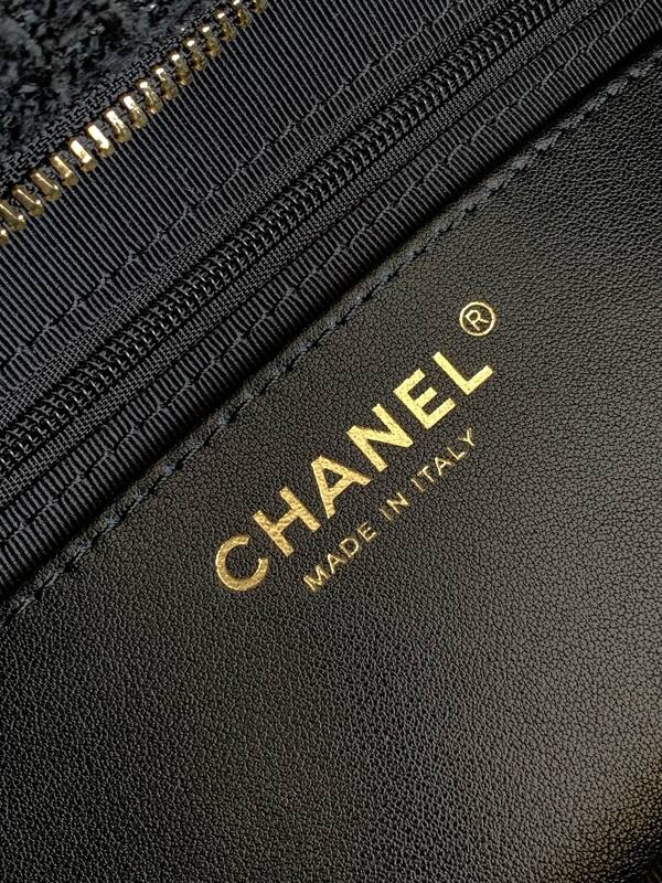 Chanel Black tweed shoulder — Top Quality Replica