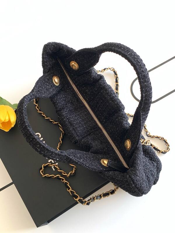 Chanel Black tweed shoulder — Top Quality Replica