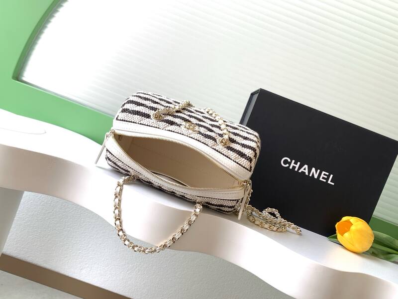 Chanel Black and White striped tweed shoulder — AAA Quality Replica