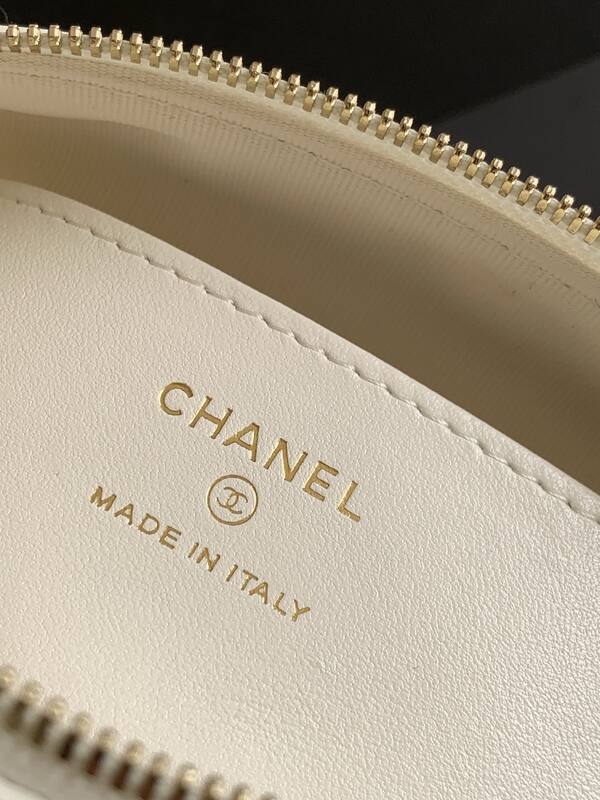 Chanel Beige White striped tweed shoulder — Premium Replica