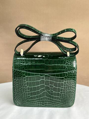 Hermes Constance 19 Emerald green crocodile embossed patent 19 crossbody Top Quality Replica