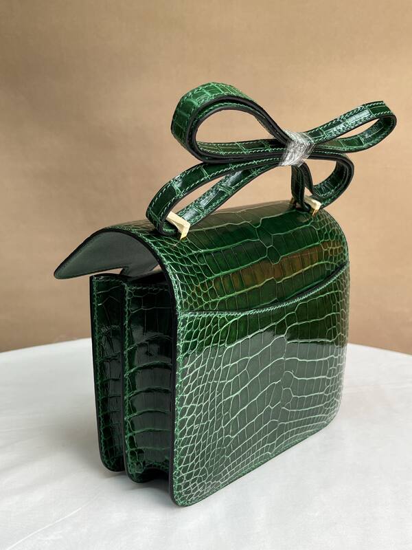Hermes Constance 19 Emerald green glossy crocodile 19 shoulder — AAA Quality Replica