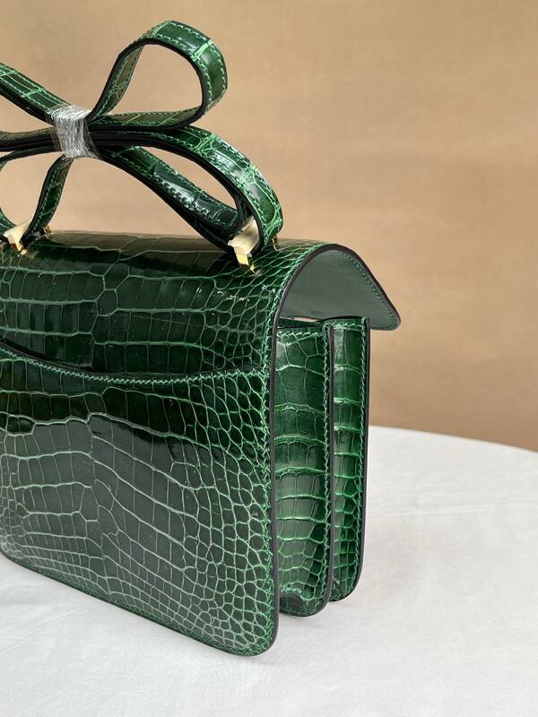 Hermes Constance 19 Emerald green glossy crocodile 19 shoulder — AAA Quality Replica