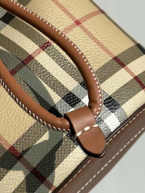 Burberry shoulder bag — 1:1 Replica
