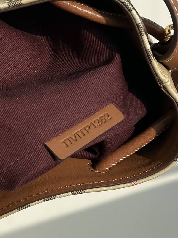 Burberry shoulder bag — Premium Replica
