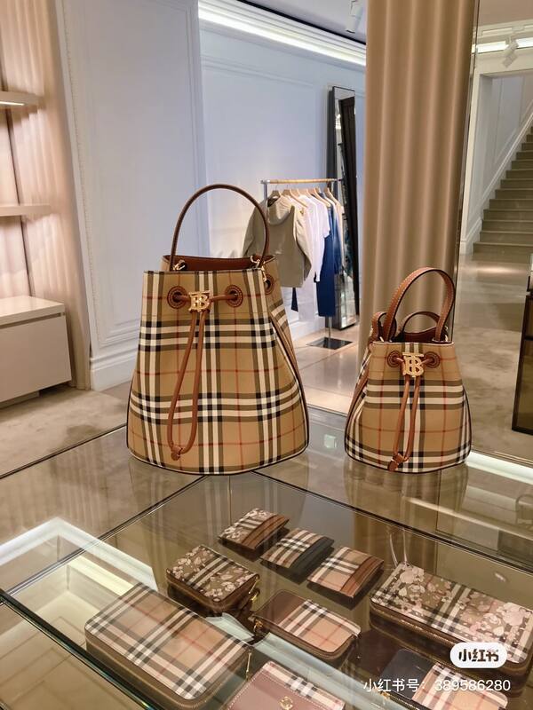 Burberry Brown 25x18x10cm shoulder bag — Top Quality Replica