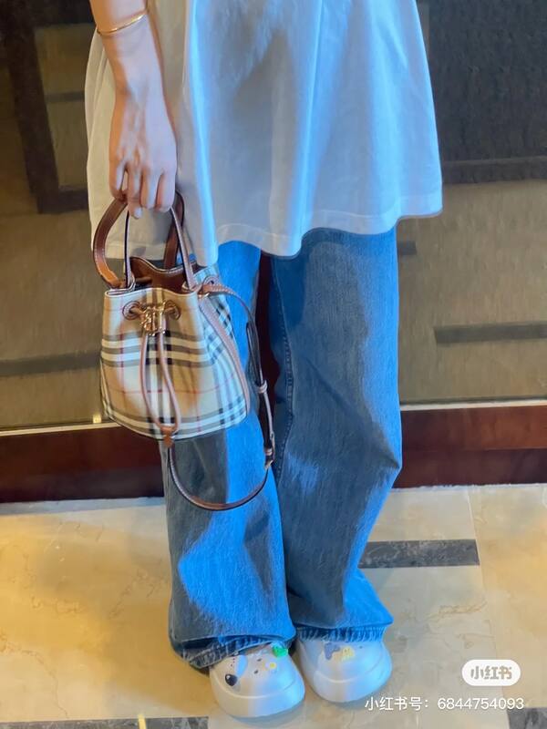 Burberry Brown shoulder bag — 1:1 Replica